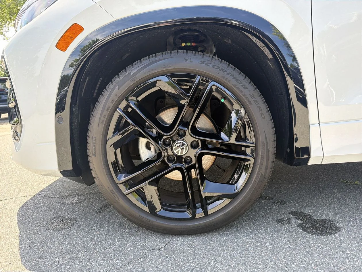 New 2026 White/off-white Volkswagen 2.0T SE R-Line Black image 11