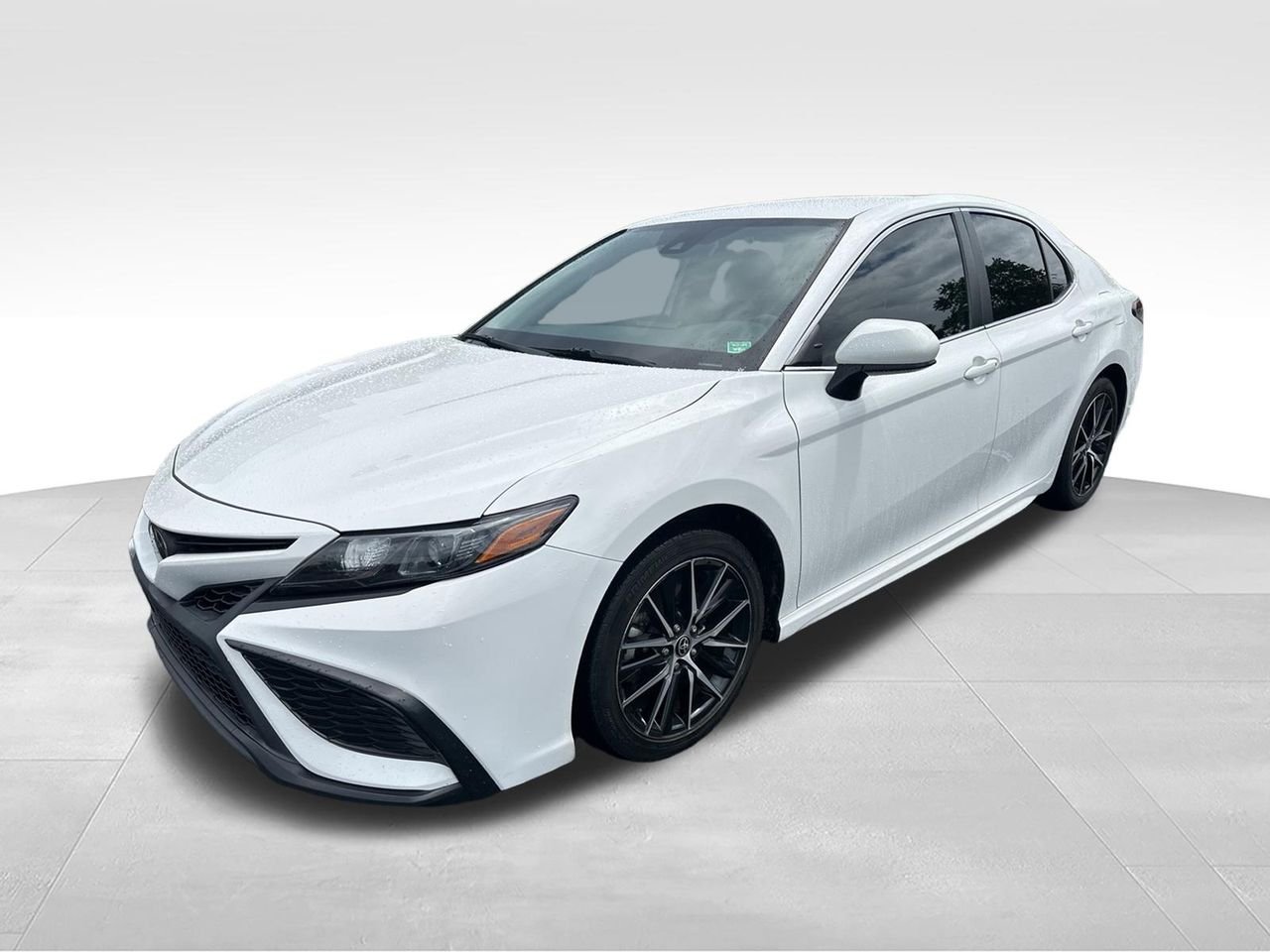 2021 Toyota Camry 2.5 Auto SE's photo