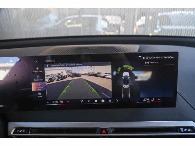 Used 2026 Alpine White BMW xDrive60 image 20
