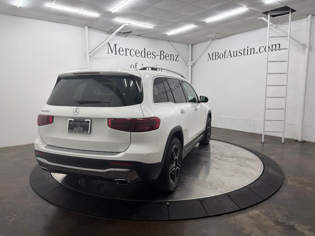 New 2026 Polar White Mercedes-Benz GLB 250 image 7