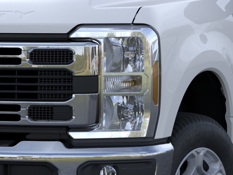 New 2026 Oxford White Ford F-350® XLT image 40