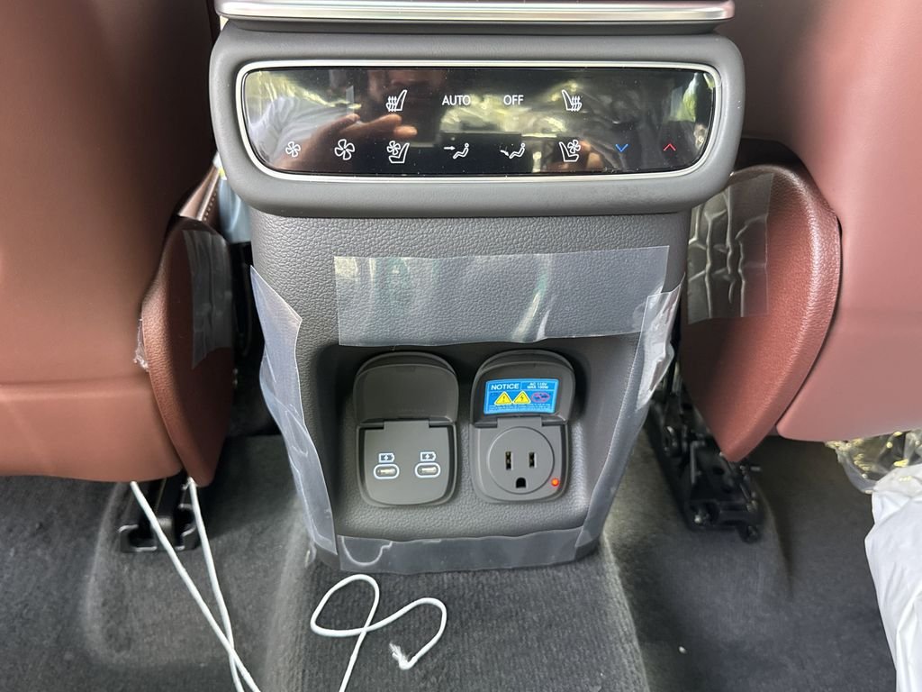 New 2025 Silver Genesis 3.5T Prestige image 23