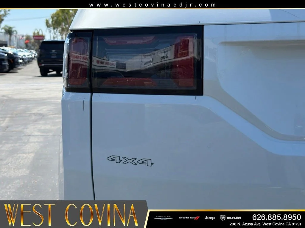 New 2026 Bright White Clear-Coat Exterior Paint Jeep  image 14