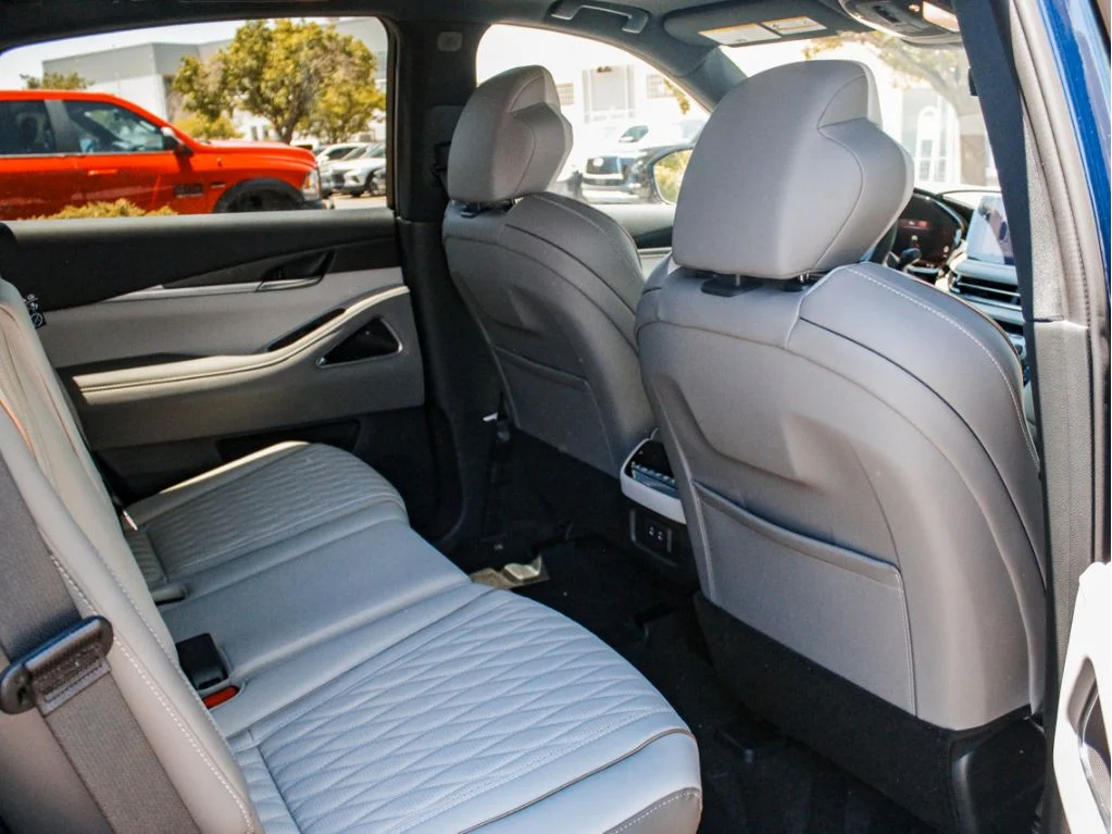 New 2027 GRAND BLUE INFINITI Autograph AWD image 30