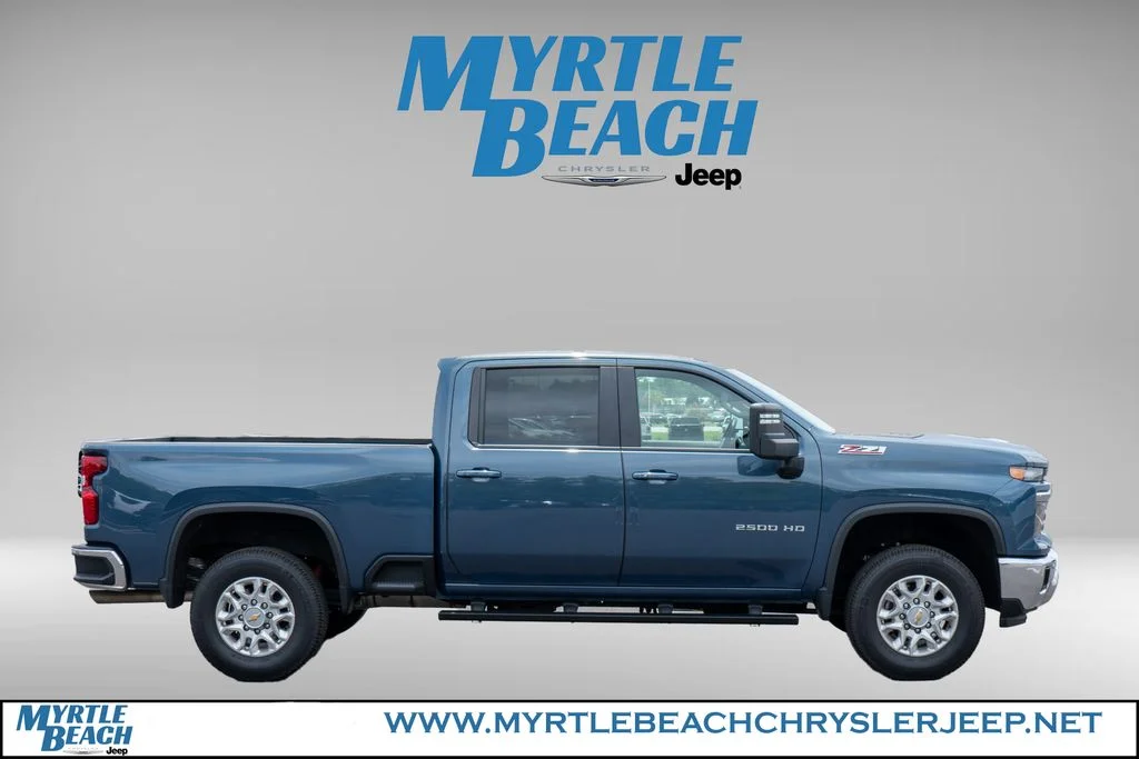 Used 2025 Lakeshore Blue Chevrolet LT image 7