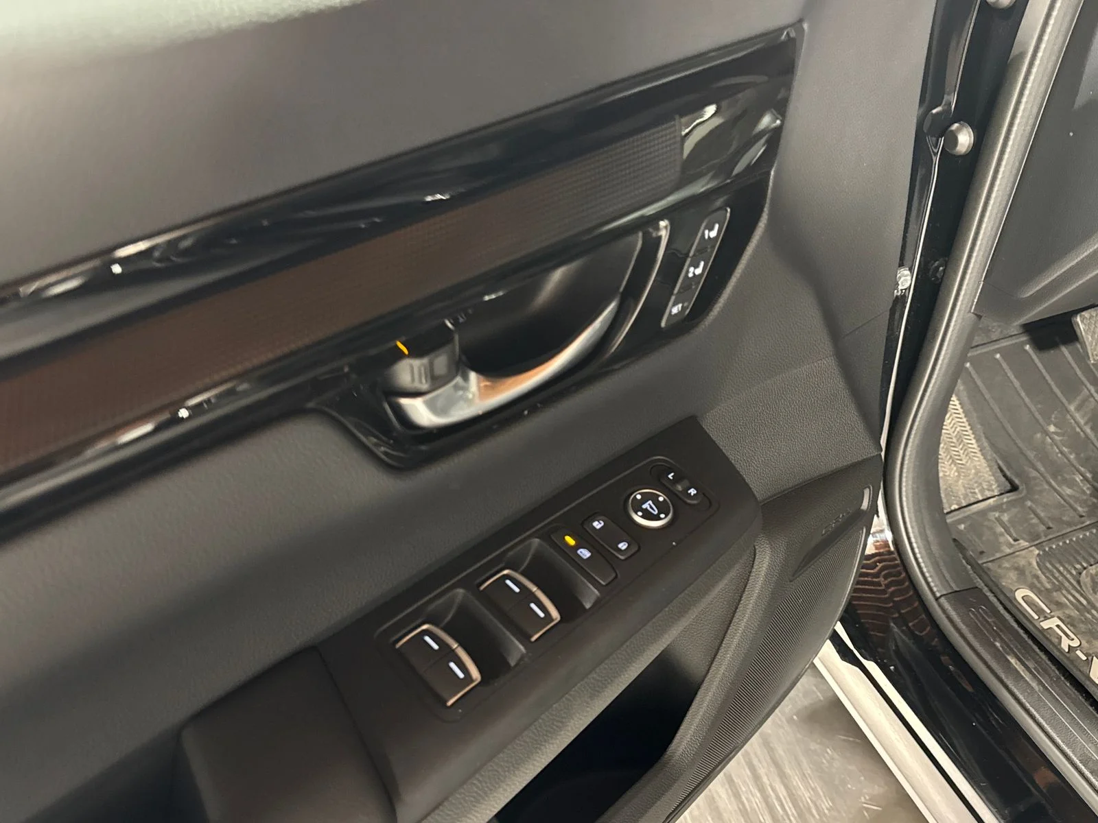 2025 Honda CR-V EX-L - Photo 16