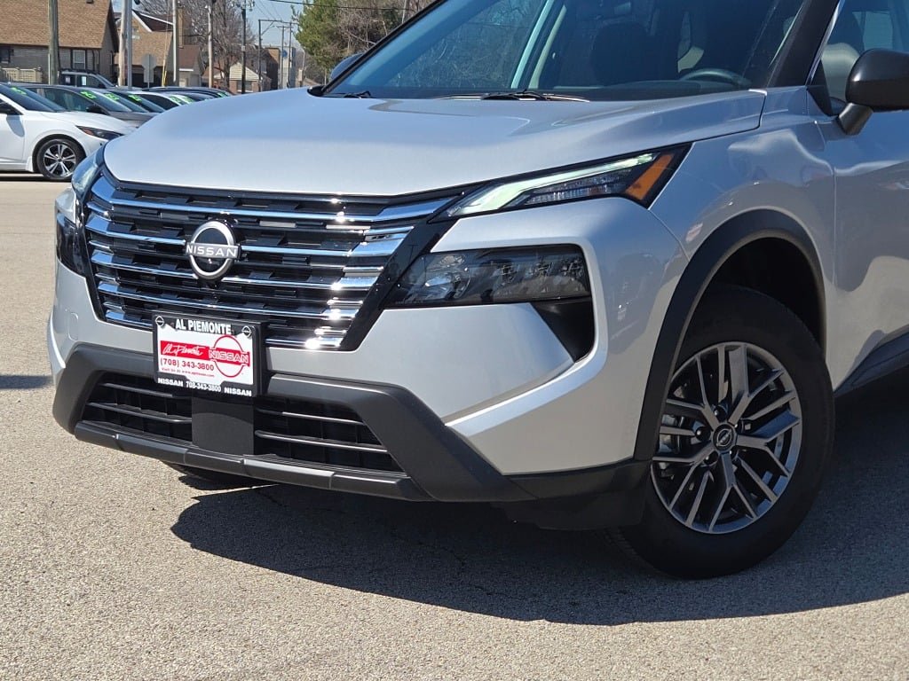 Certified Used 2025 Silver Nissan S image 3