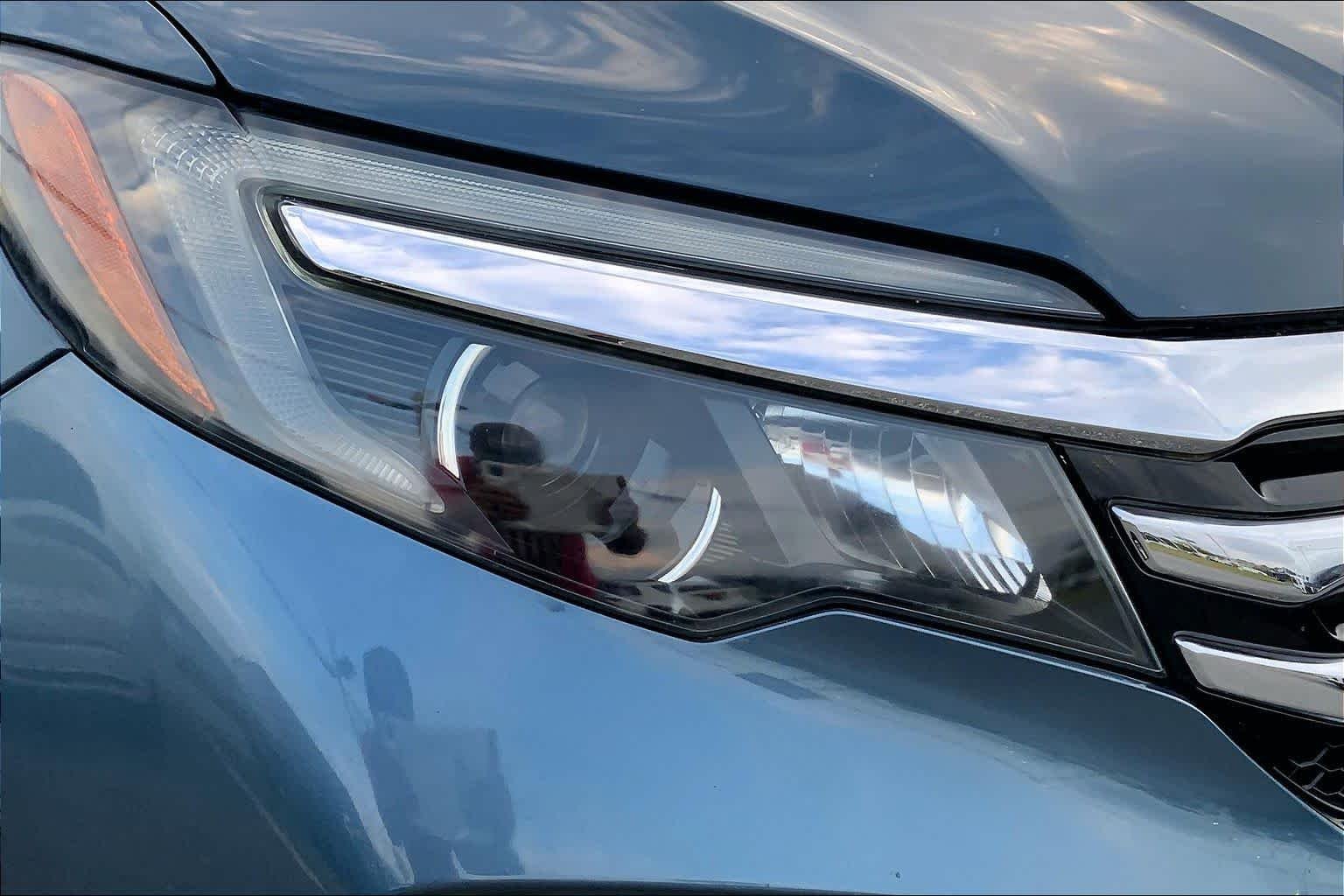 Used 2017 Steel Sapphire Metallic Honda Touring image 24