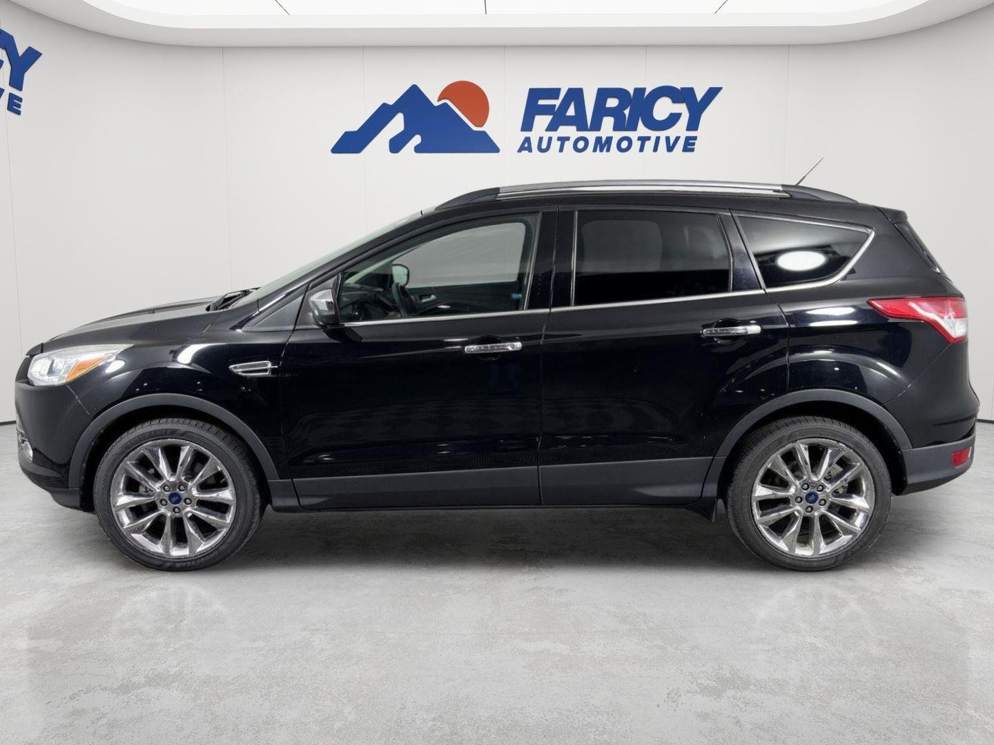 Used 2016 Shadow Black Ford SE image 2