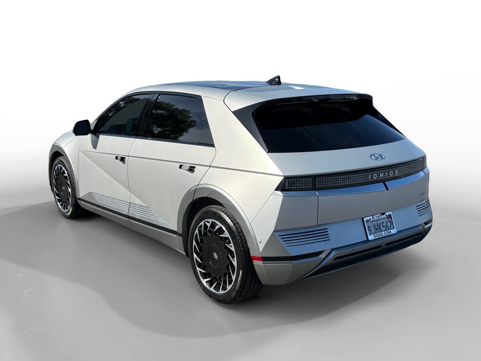 Used 2023 Gold Hyundai Limited image 3