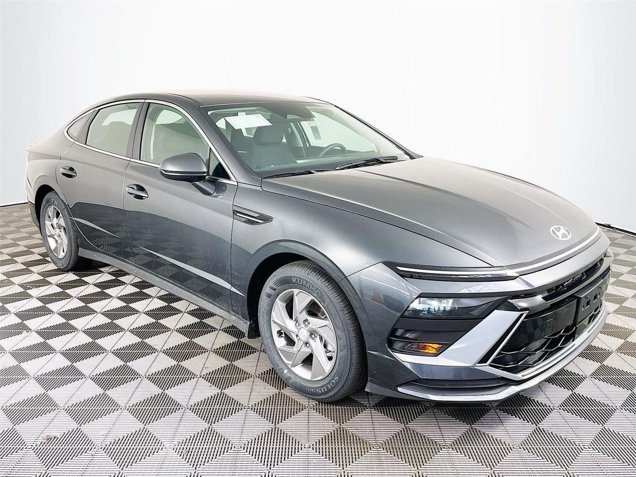 2026 Hyundai Sonata SE's photo