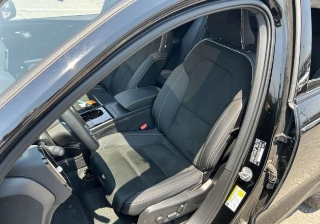 Used 2023 Black / Stone Volvo Ultimate image 2