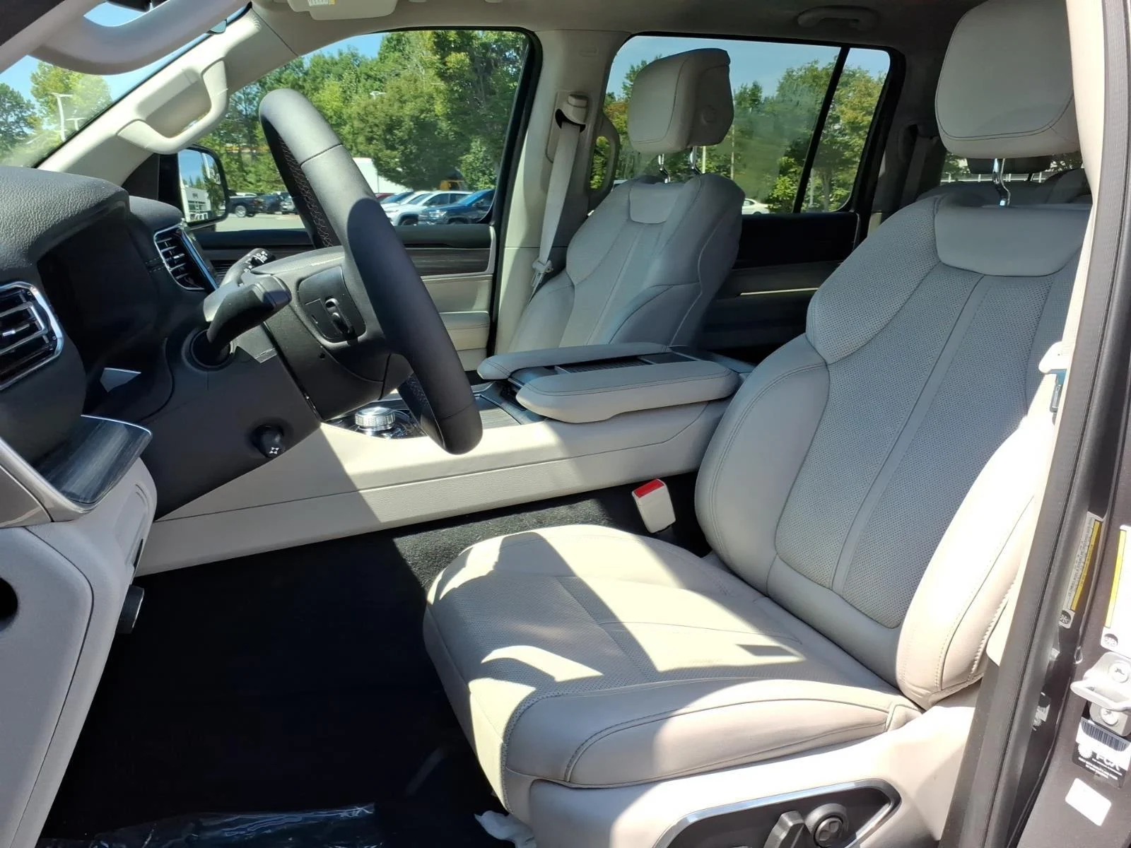 Used 2023 Baltic Gray Metallic Clearcoat Jeep Series II image 20