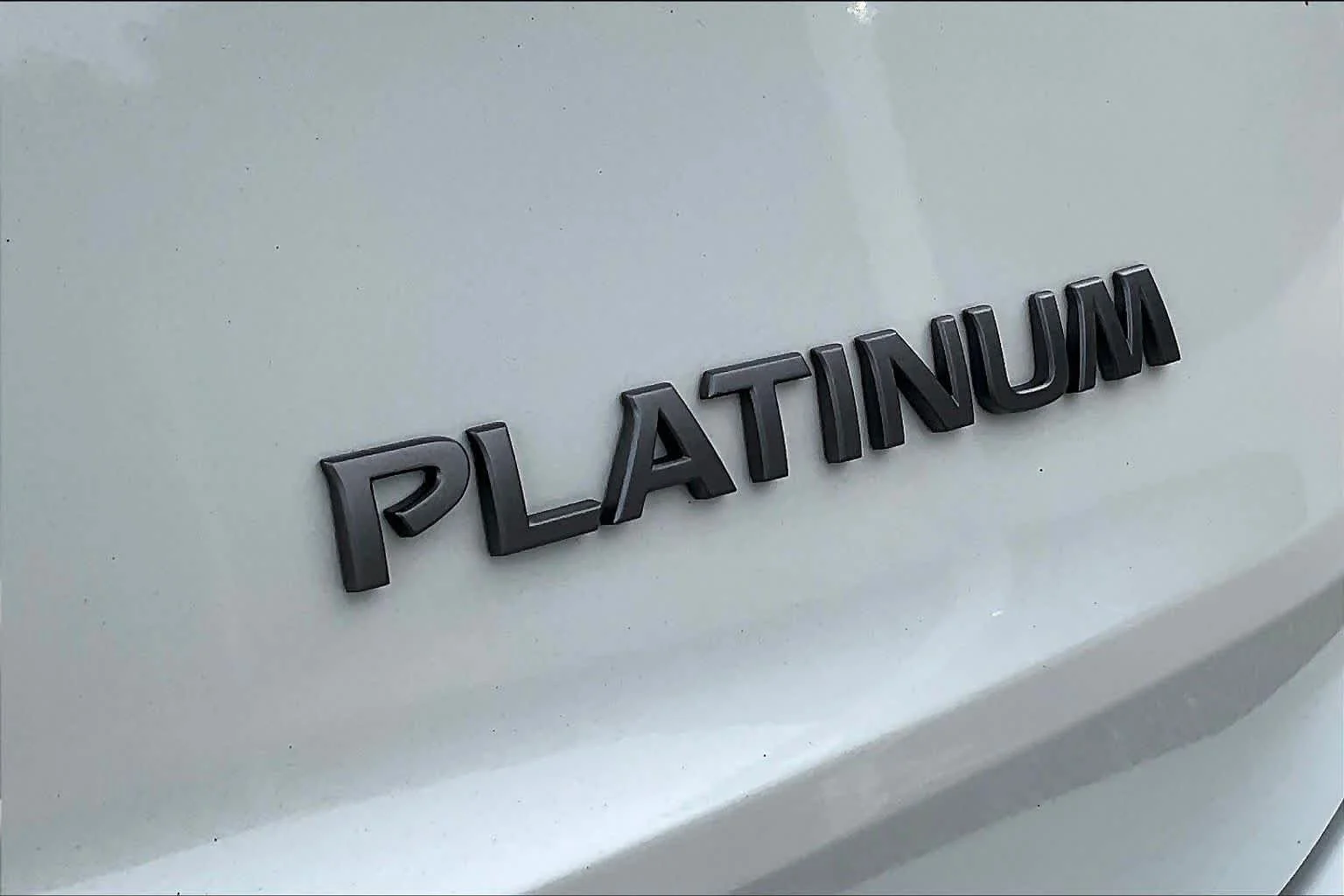 Used 2025 Everest White Pearl Nissan Platinum image 19