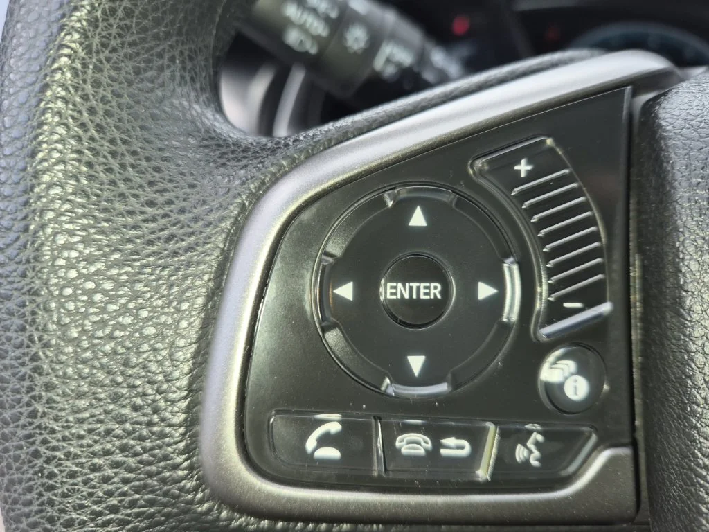 Used 2018 Silver Honda EX image 19