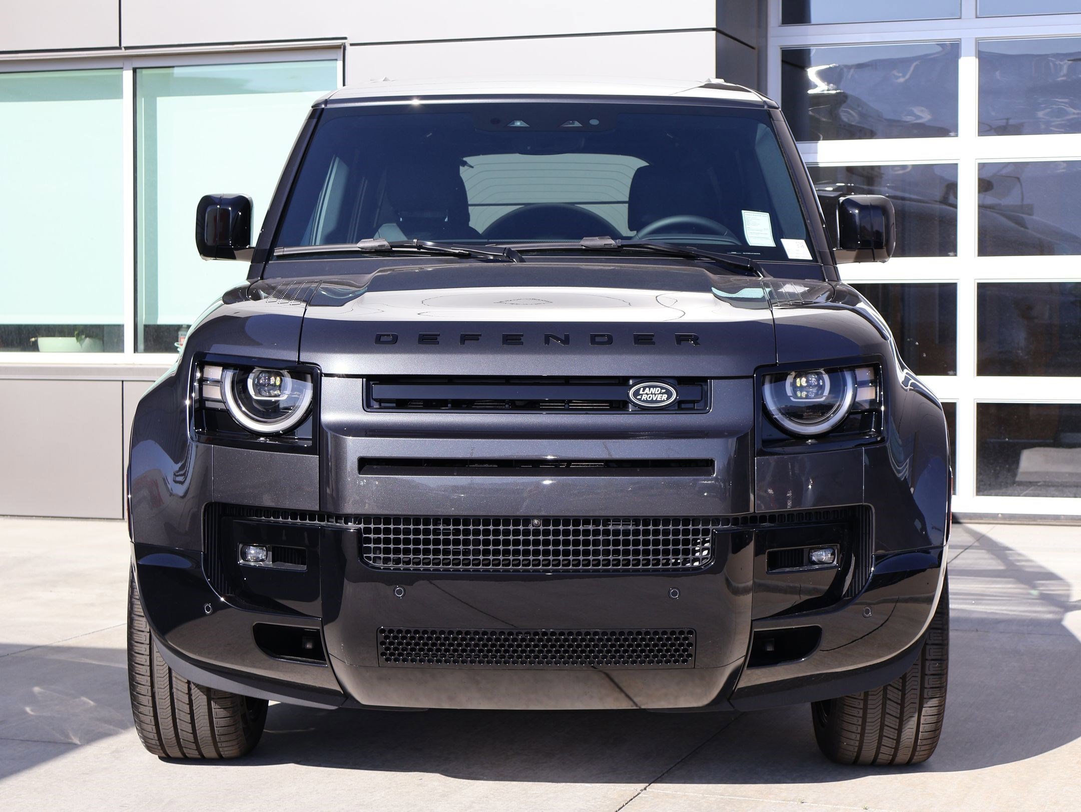 2026 Land Rover Defender X-Dynamic SE - Photo 2