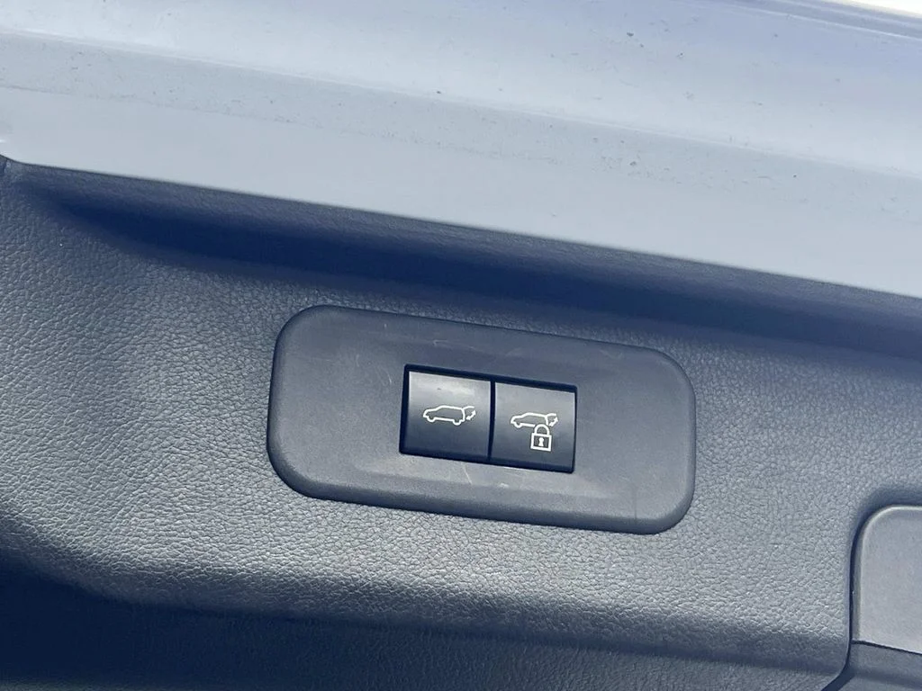 Used 2025 Beige Toyota XLE image 13