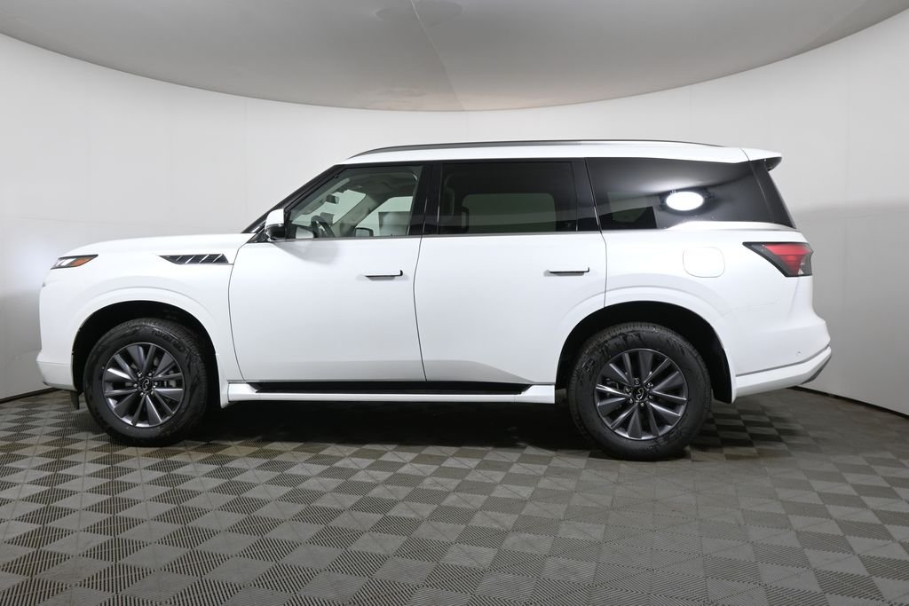 New 2026 RADIANT WHITE INFINITI Pure 4WD image 2