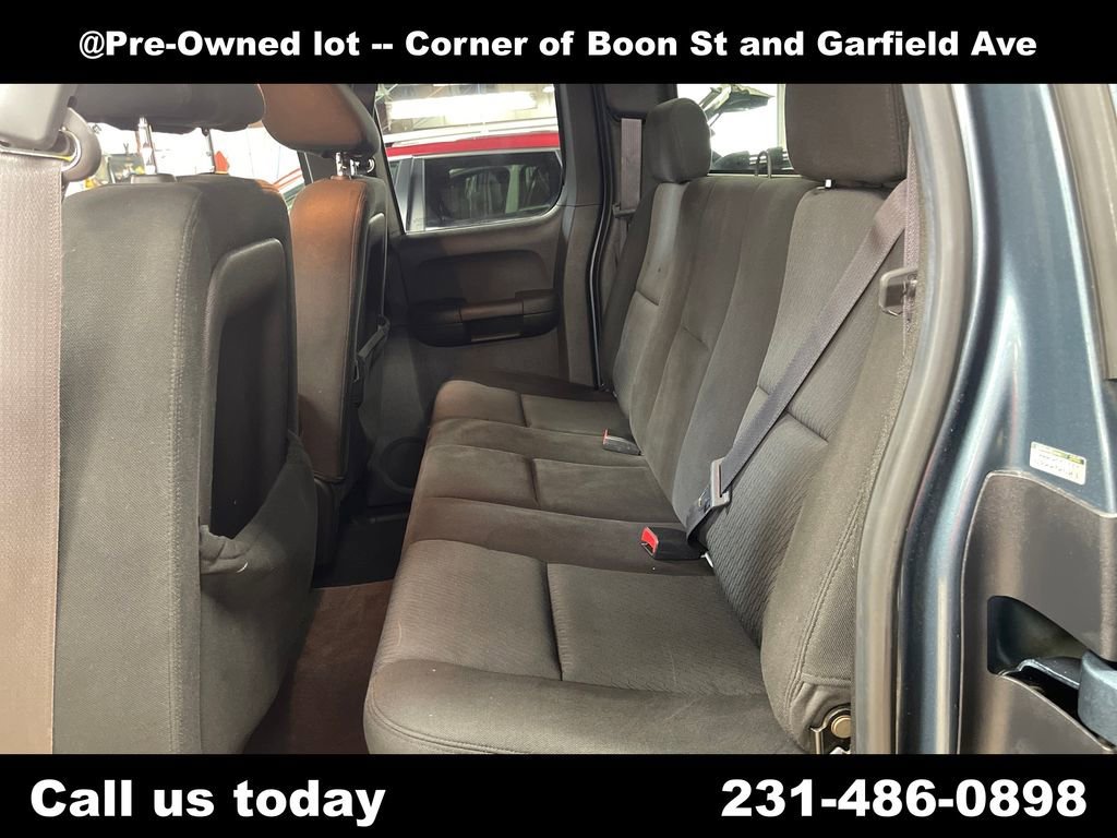 Used 2010 Stealth Gray Metallic GMC SL image 24