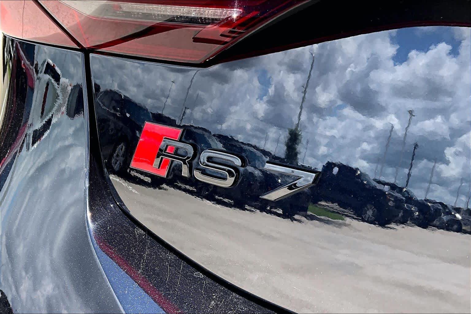 Used 2022 Sebring Black Crystal Effect Audi  image 9