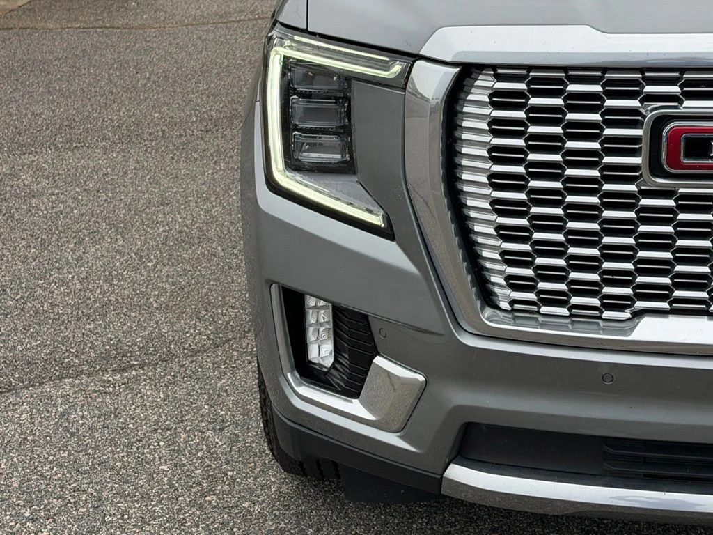 Used 2023 Silver GMC Denali image 9