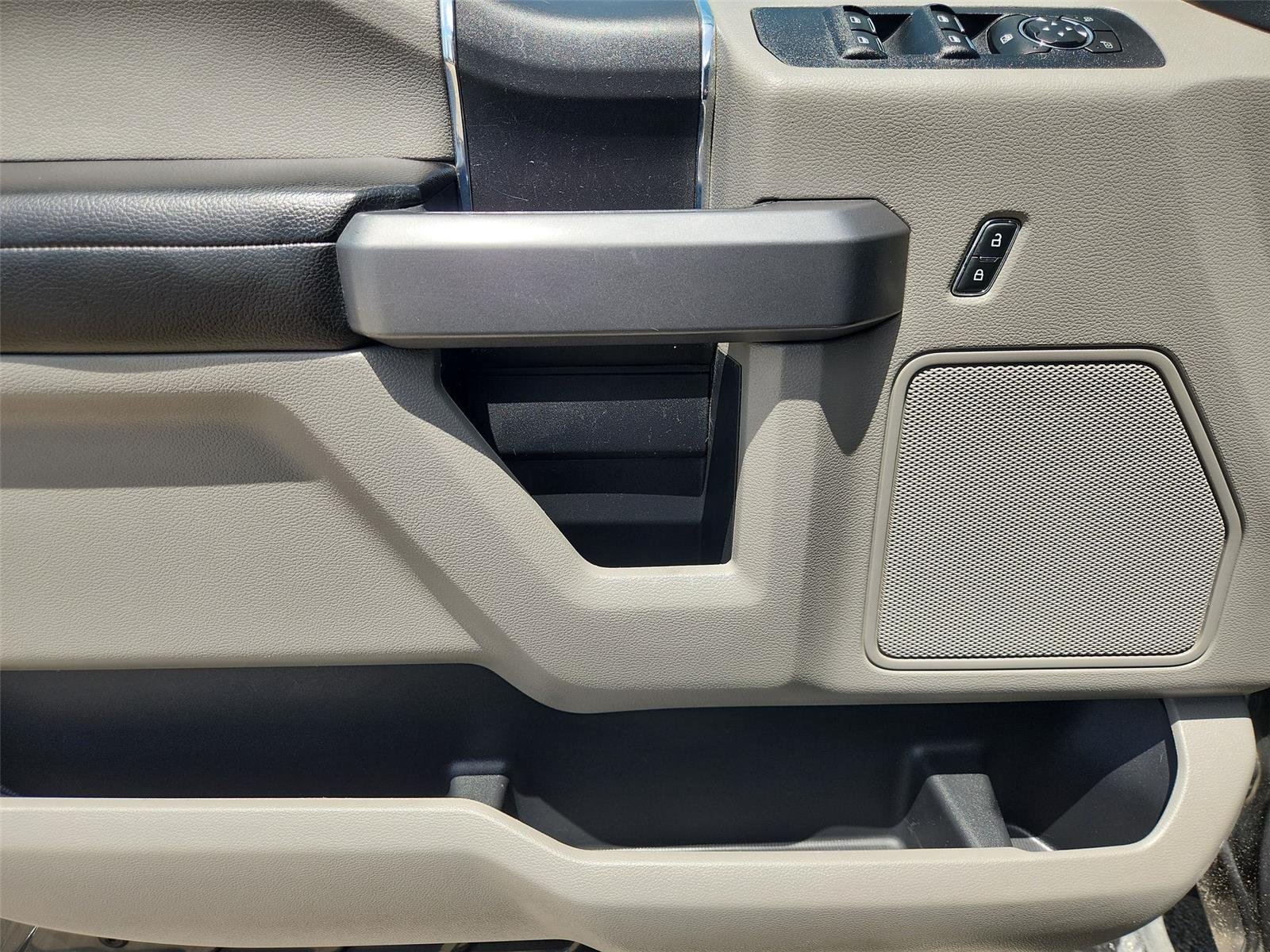 Used 2018 Magnetic Ford XLT image 19