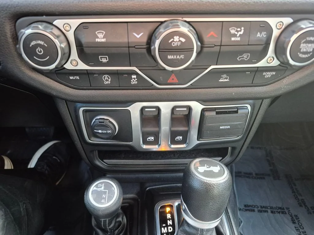 Used 2024 Gray Jeep Sport S image 13