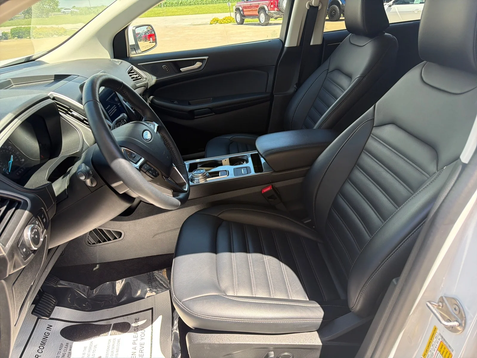 Used 2024 Oxford White Clearcoat Ford SEL image 15