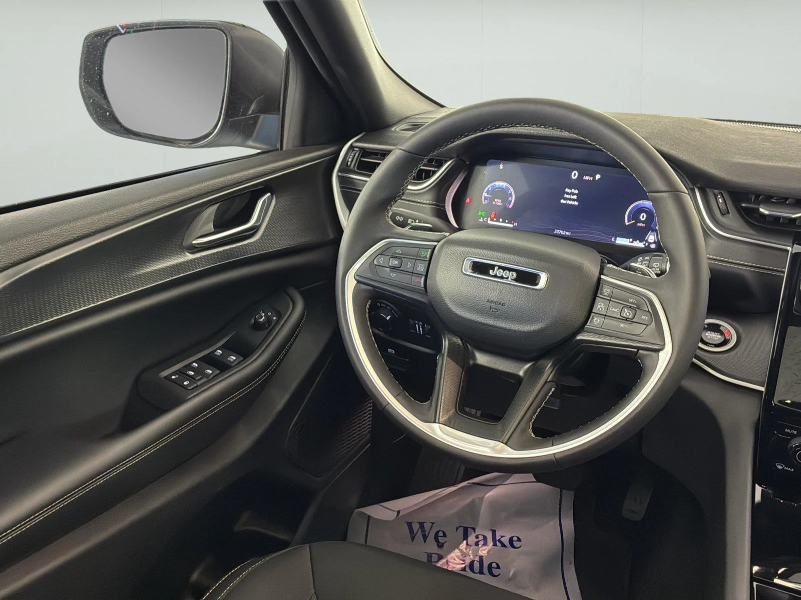 Used 2024 Silver Zynith Jeep Laredo X image 16