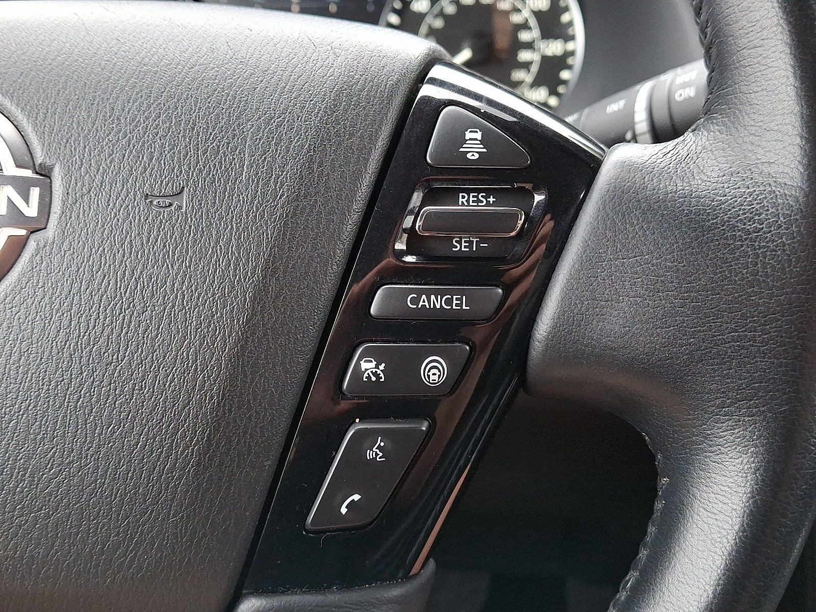 2022 Nissan Armada SV - Photo 22