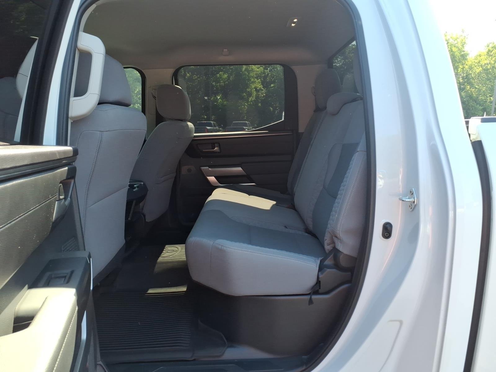 Used 2024 Ice Cap Toyota SR5 image 29