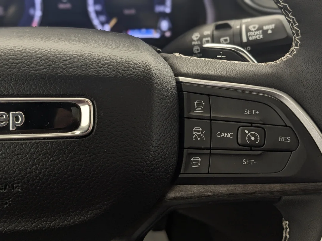 Certified Used 2024 White Jeep Limited - - 4x4 - Luxury Tech II - Black Appearance - Command View Sunroof & More! image 18