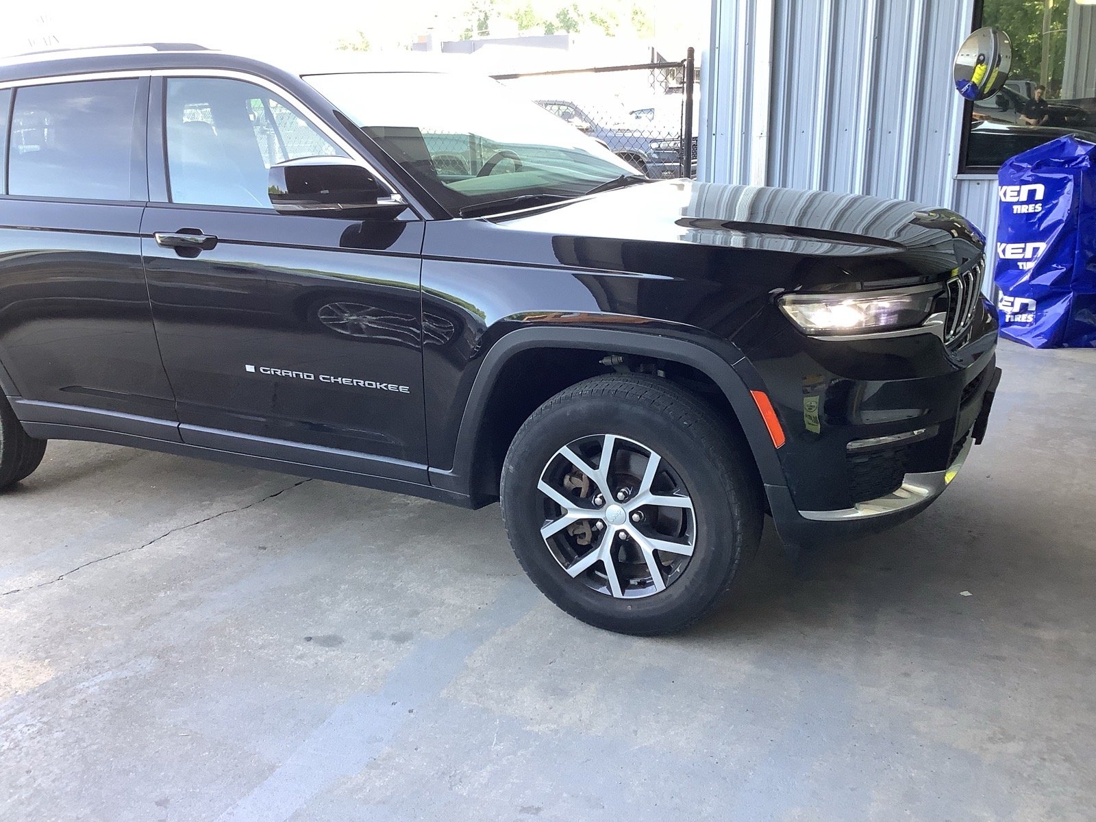 2023 Jeep Grand Cherokee L Limited 4x4's photo