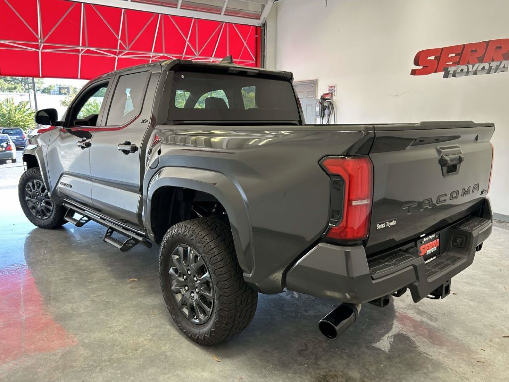 Used 2025  Toyota SR5 image 5