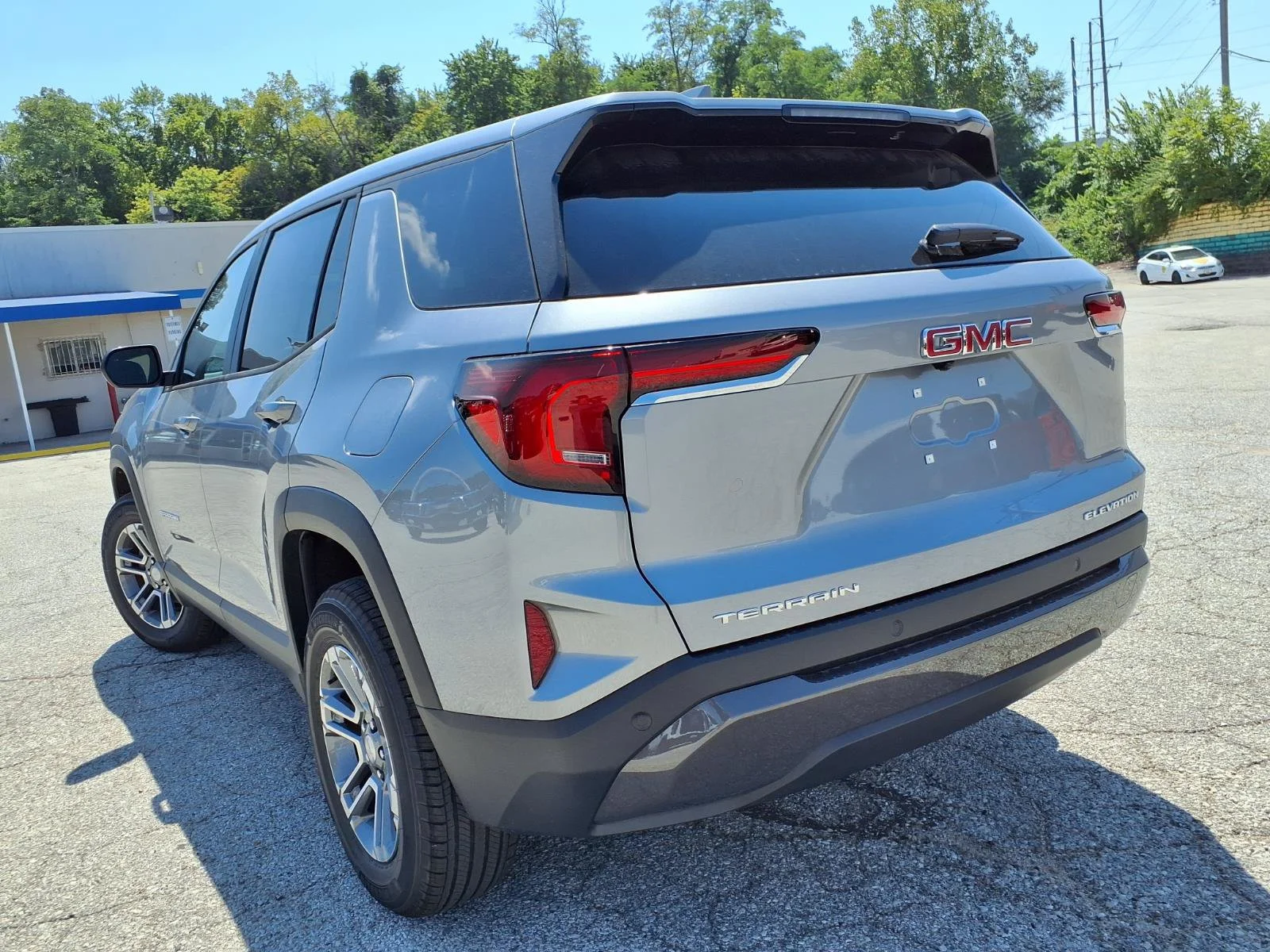 New 2027 Sterling Metallic GMC Elevation image 21