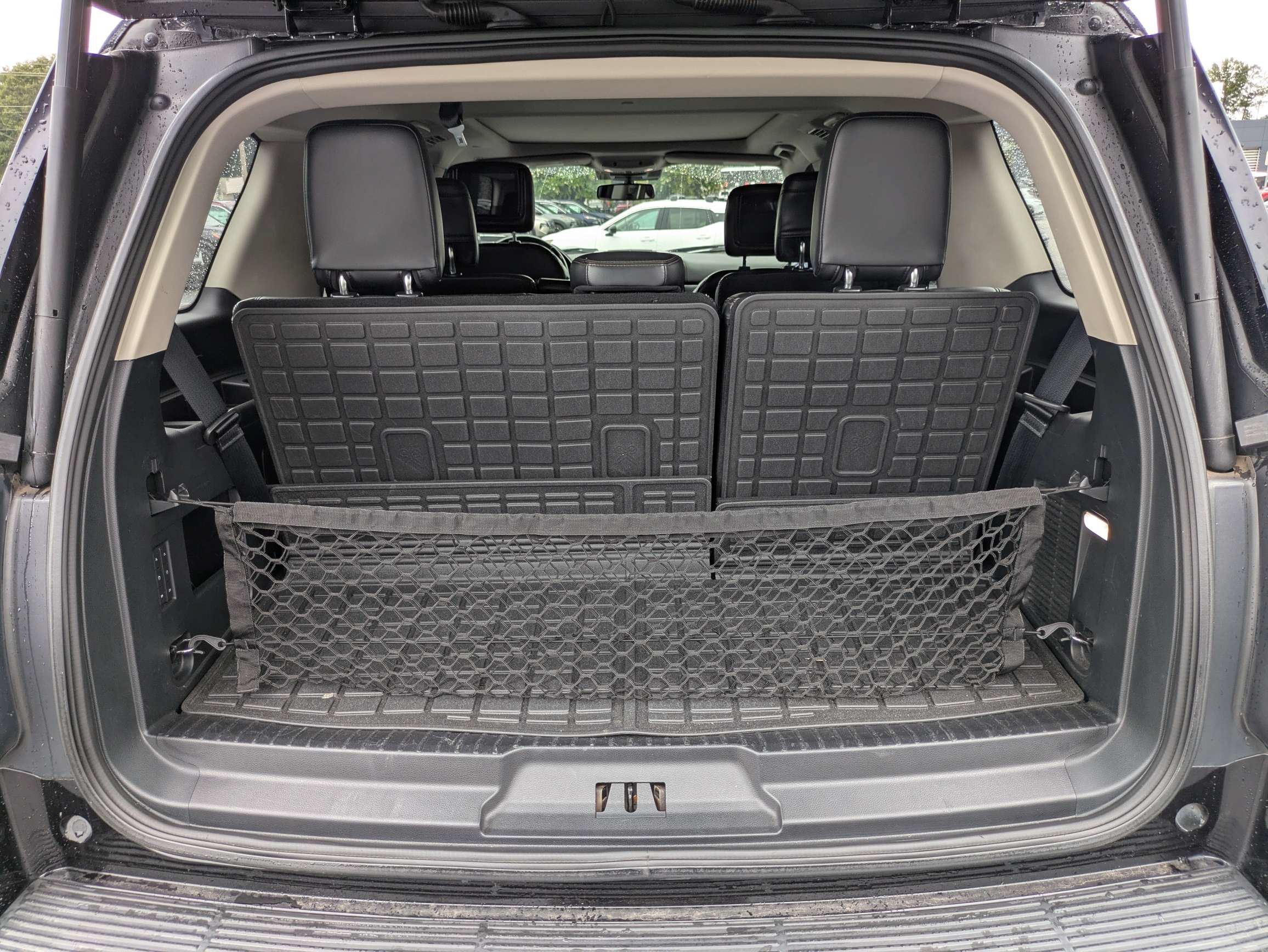 Used 2019 Black Ford Platinum image 9