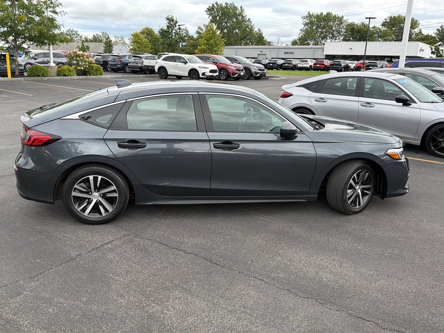 Used 2024 Meteorite Gray Metallic Honda LX image 8
