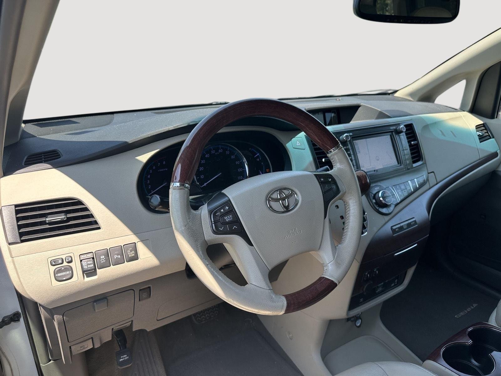 Used 2013 Blizzard Pearl Toyota Limited image 11