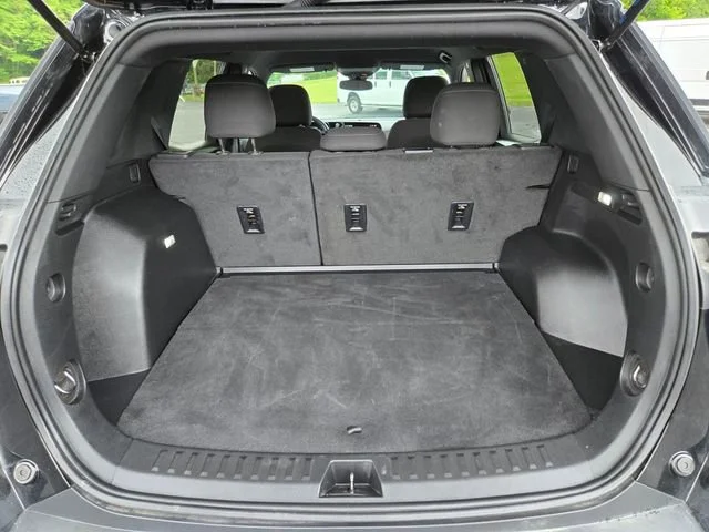 Used 2025 Mosaic Black Metallic Chevrolet LT image 18