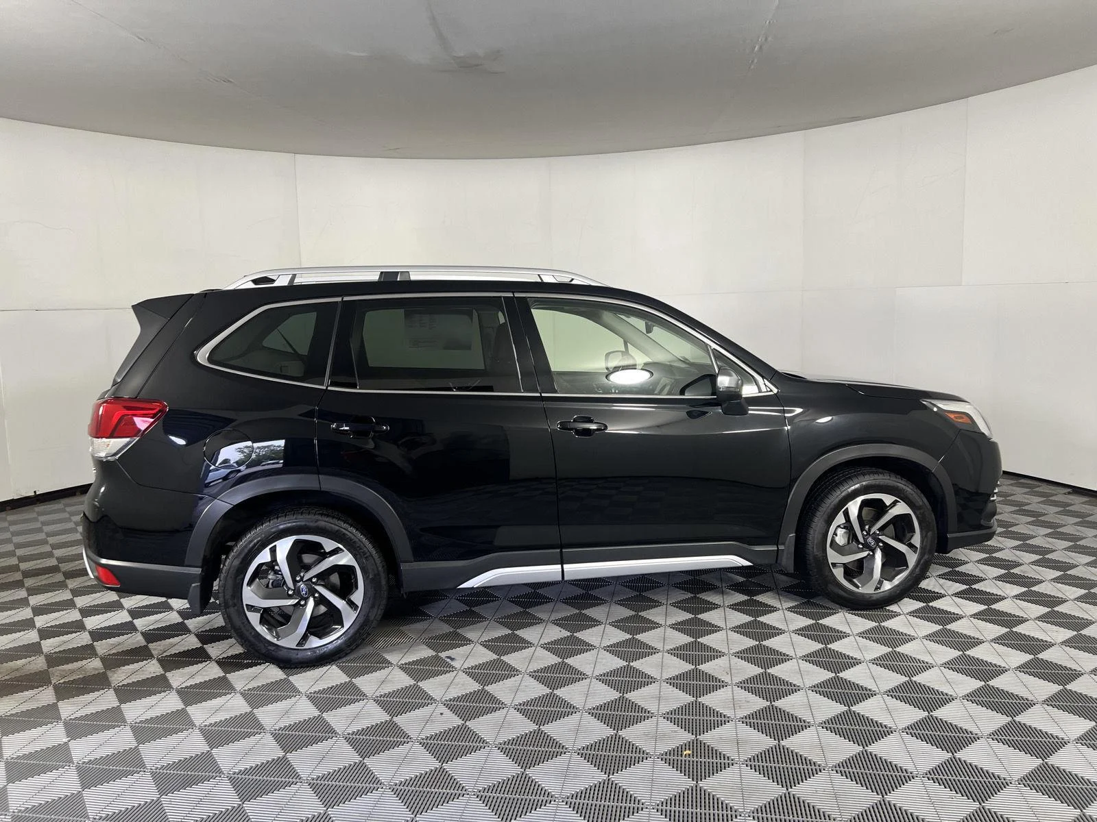 Used 2024 Crystal Black Silica Subaru Touring image 9