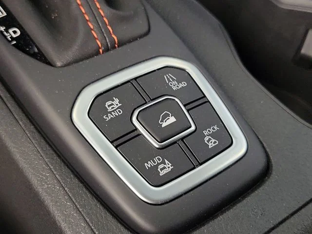 New 2026 Boulder Gray Pearl Nissan Crew Cab PRO-4X® image 31