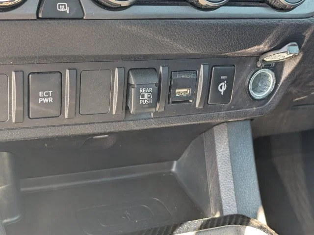 Used 2022  Toyota SR image 15