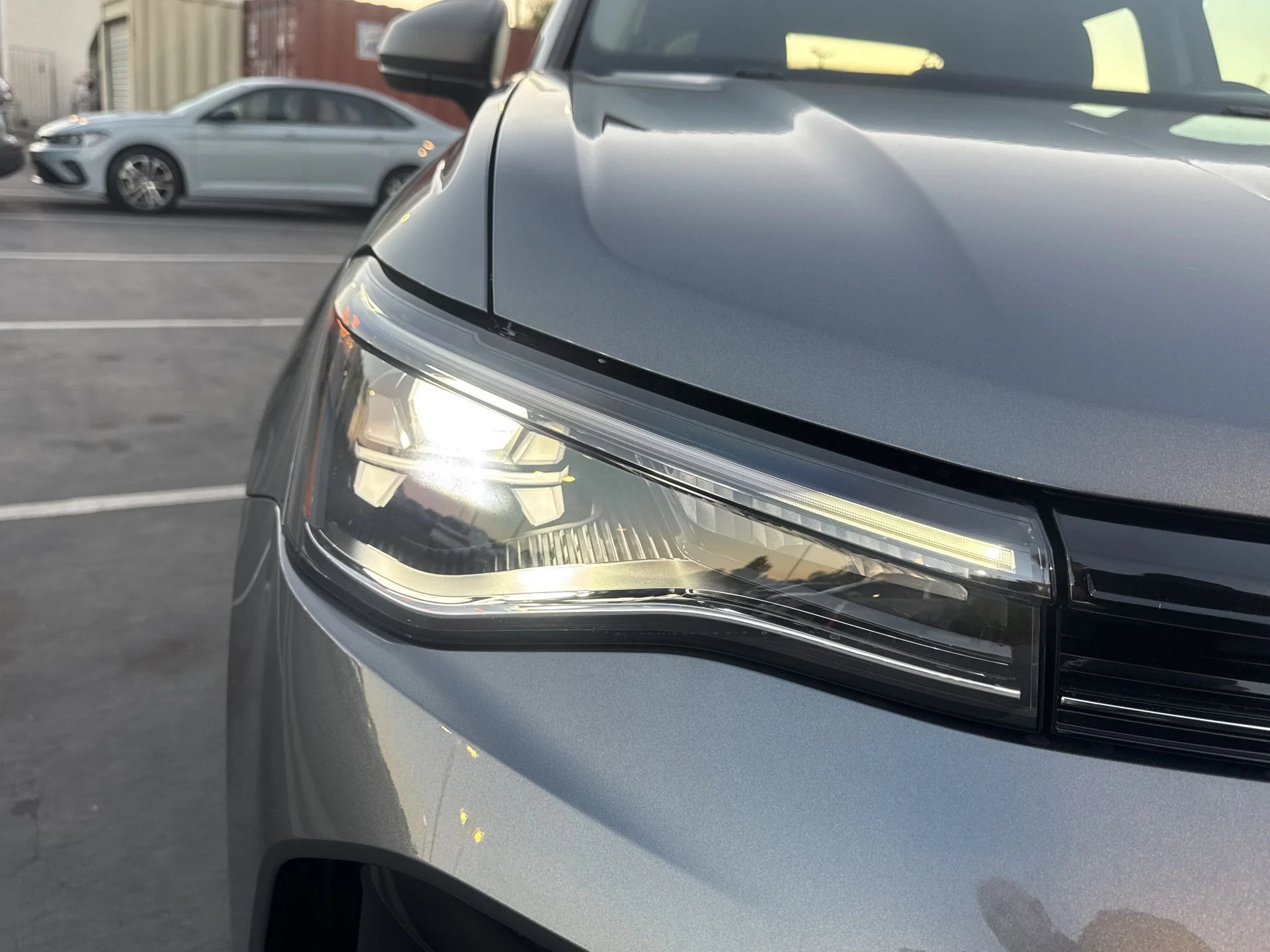 New 2027 Platinum Gray Metallic Volkswagen S image 9