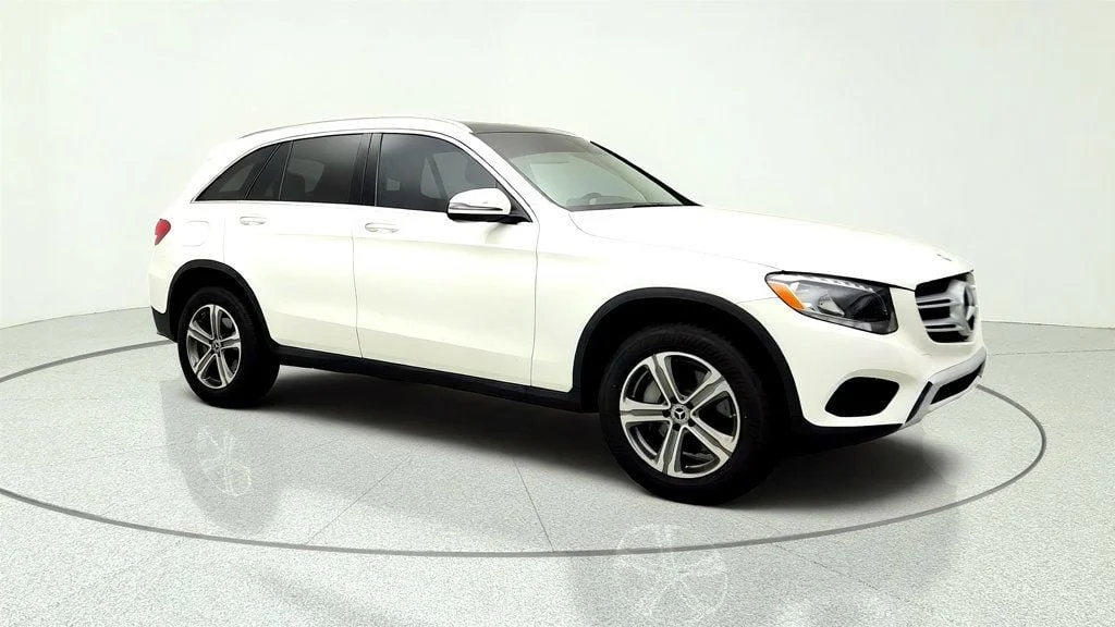 Used 2018 Polar White Mercedes-Benz GLC 300 4MATIC® SUV image 3