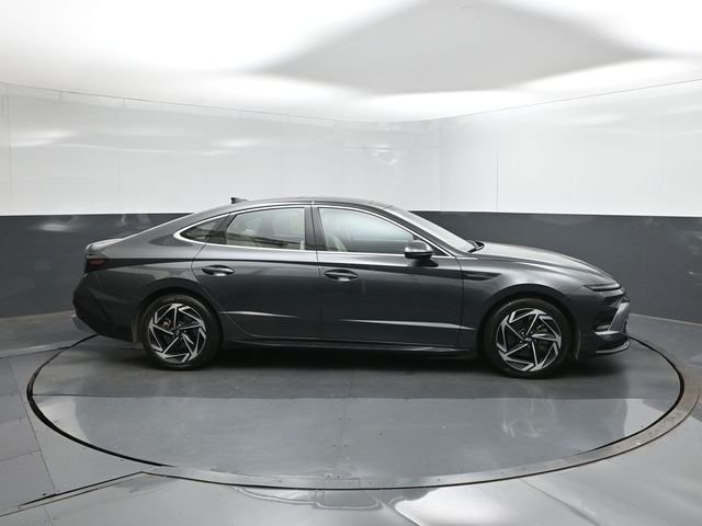 Used 2024 Gray Hyundai SEL image 11