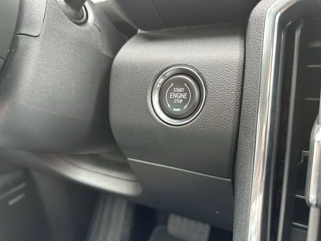 New 2026 Summit White GMC Elevation image 17
