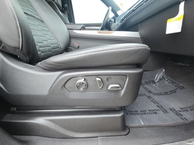 Used 2025 Black Cadillac Sport Platinum image 20