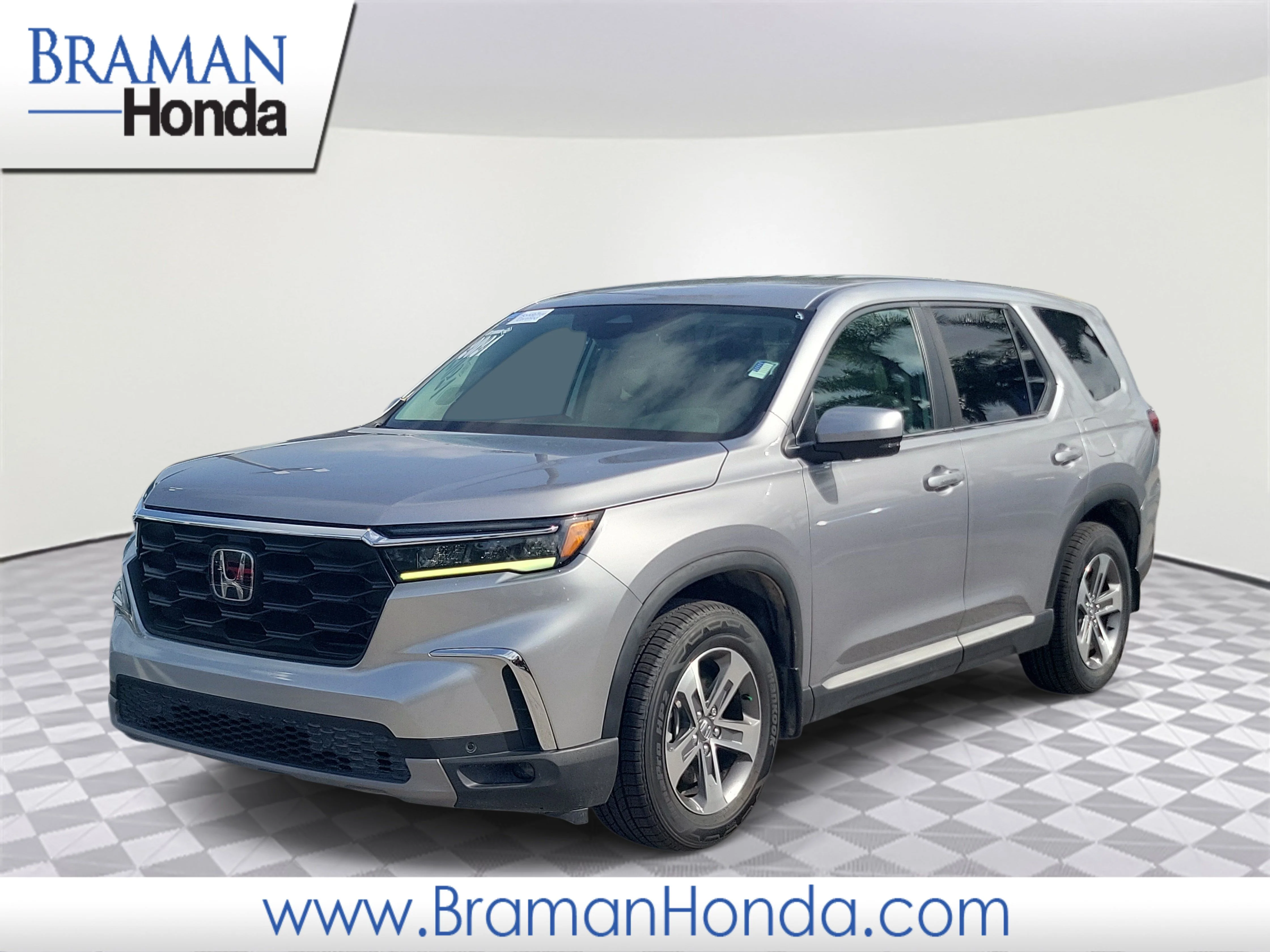 Certified Used 2024 Lunar Silver Metallic Honda 2WD EX-L image 1