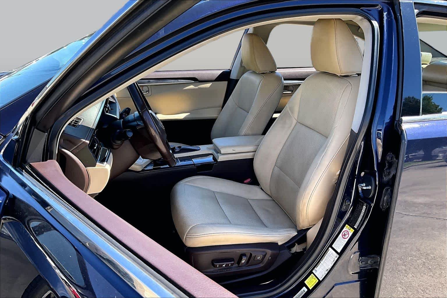 Used 2018 Nightfall Mica Lexus  image 7