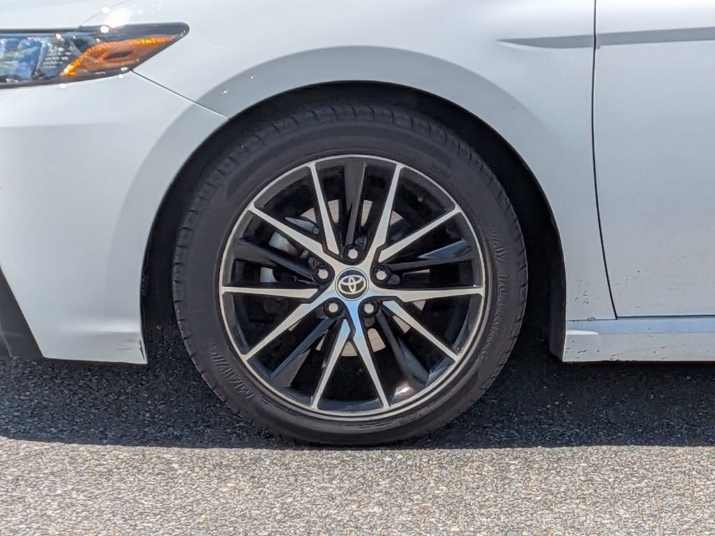 Used 2022 White Toyota SE image 11